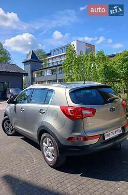 Внедорожник / Кроссовер Kia Sportage 2011 в 