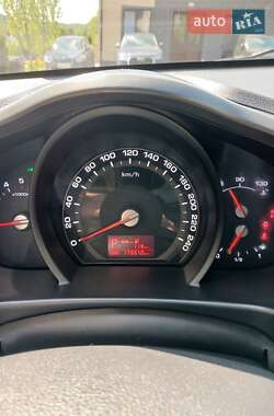 Внедорожник / Кроссовер Kia Sportage 2011 в 