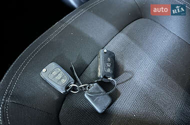 Внедорожник / Кроссовер Kia Sportage 2013 в 