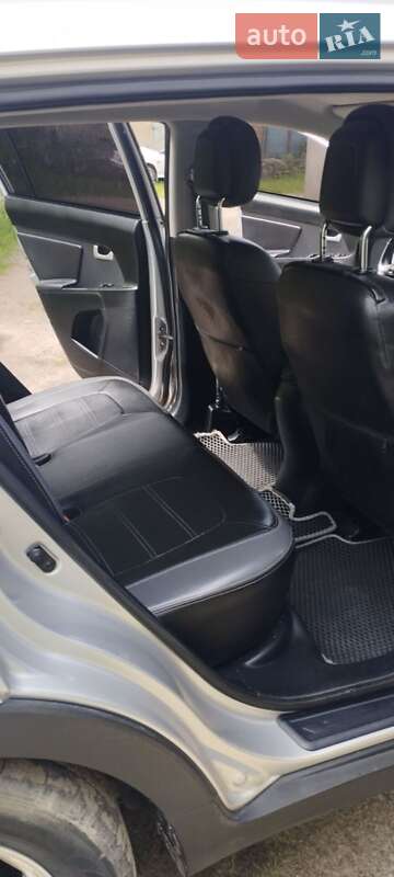 Позашляховик / Кросовер Kia Sportage 2013 в Коростені