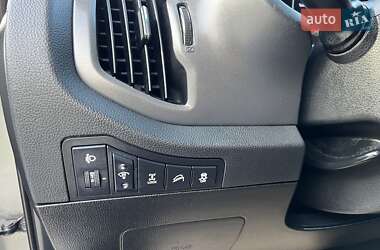 Внедорожник / Кроссовер Kia Sportage 2011 в 