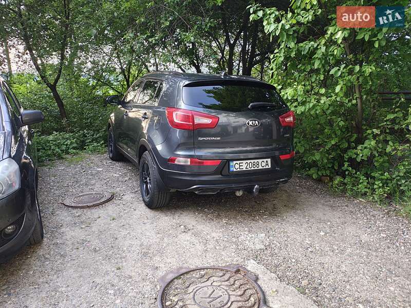 Позашляховик / Кросовер Kia Sportage 2012 в Чернівцях