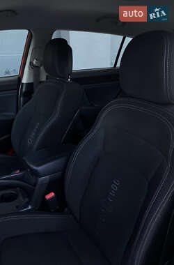 Внедорожник / Кроссовер Kia Sportage 2011 в 