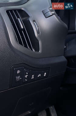 Внедорожник / Кроссовер Kia Sportage 2011 в 