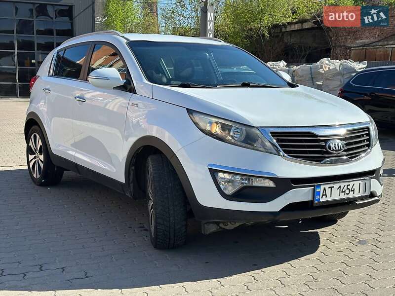 Внедорожник / Кроссовер Kia Sportage 2012 в Калуше