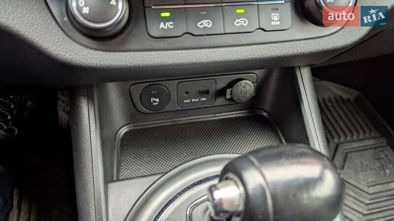 Внедорожник / Кроссовер Kia Sportage 2012 в Калуше