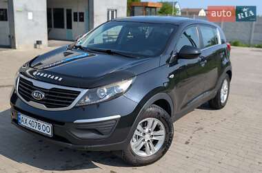 Внедорожник / Кроссовер Kia Sportage 2010 в Новой Водолаге