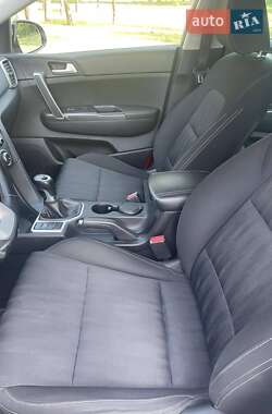 Позашляховик / Кросовер Kia Sportage 2018 в 