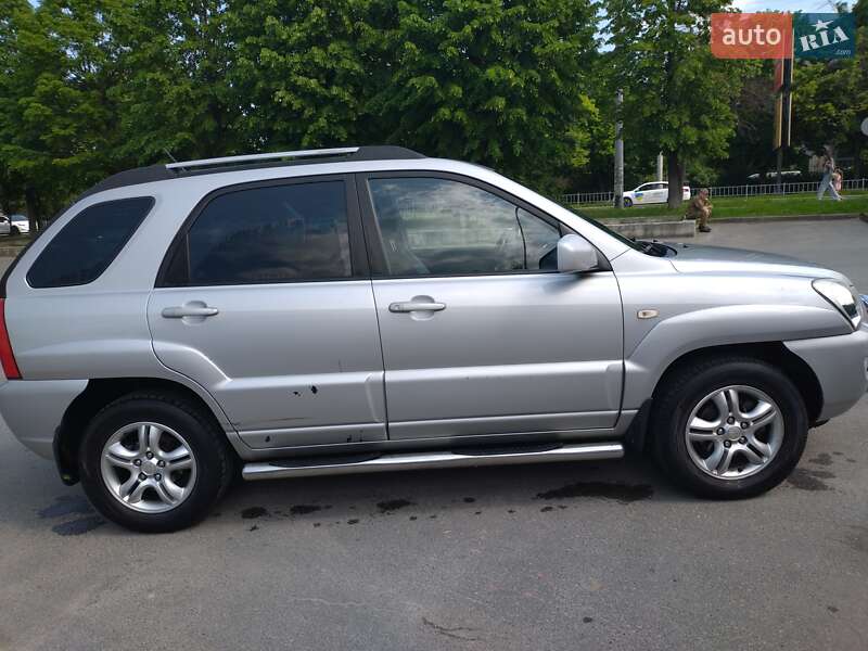 Позашляховик / Кросовер Kia Sportage 2006 в Івано-Франківську