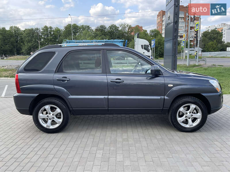 Позашляховик / Кросовер Kia Sportage 2009 в Полтаві