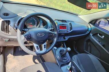 Внедорожник / Кроссовер Kia Sportage 2012 в 