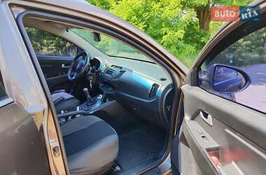 Внедорожник / Кроссовер Kia Sportage 2012 в 