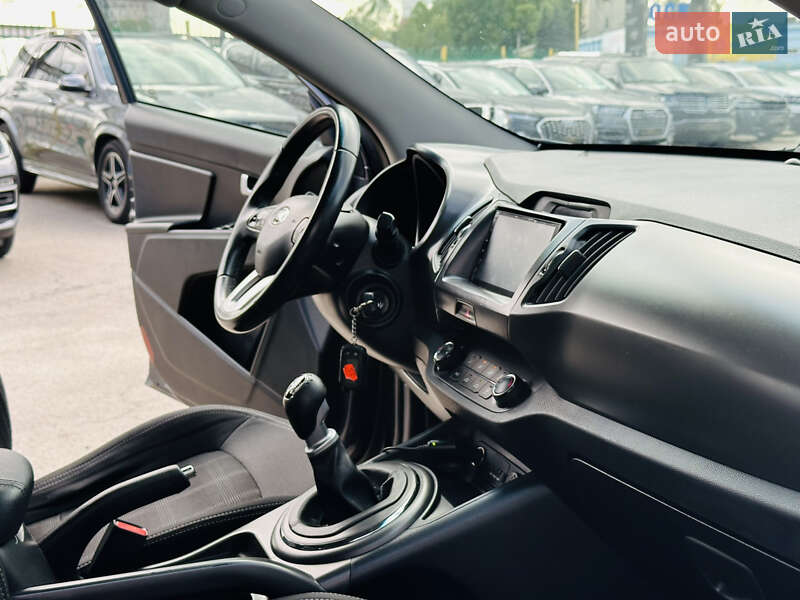 Позашляховик / Кросовер Kia Sportage 2013 в Харкові