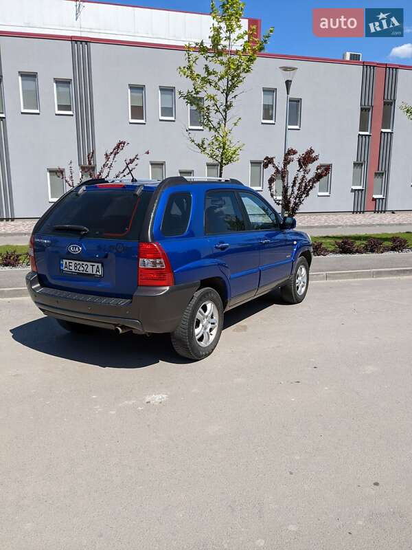 Внедорожник / Кроссовер Kia Sportage 2005 в Днепре