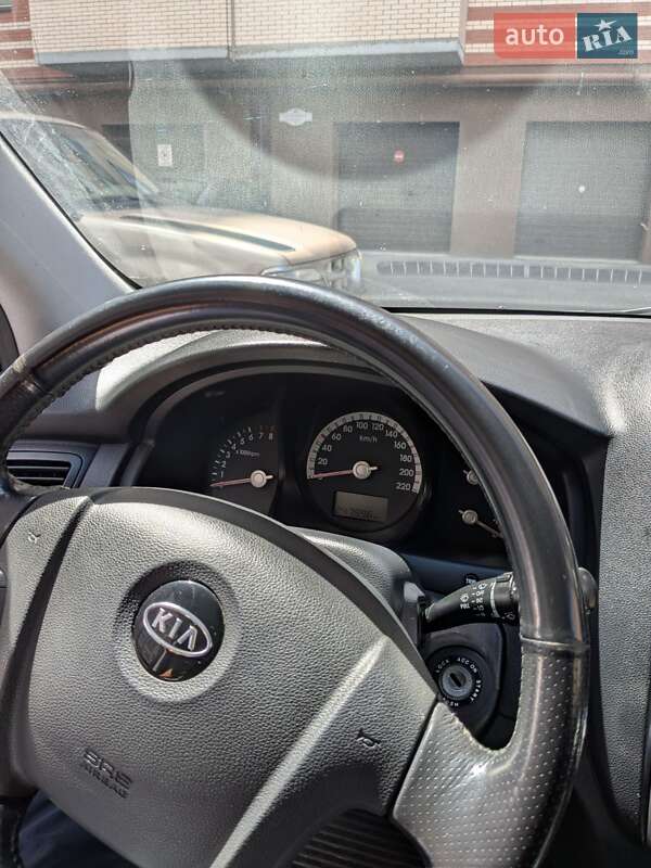 Внедорожник / Кроссовер Kia Sportage 2005 в Днепре