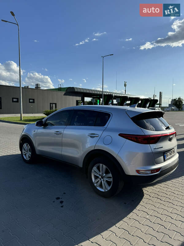 Внедорожник / Кроссовер Kia Sportage 2016 в Тернополе