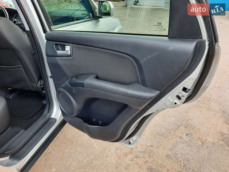 Внедорожник / Кроссовер Kia Sportage 2009 в Полтаве