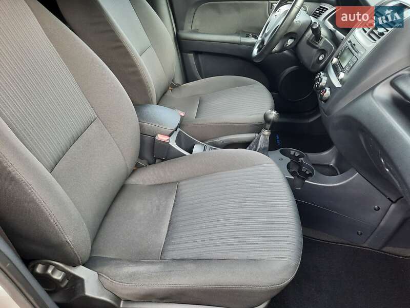 Внедорожник / Кроссовер Kia Sportage 2009 в Полтаве