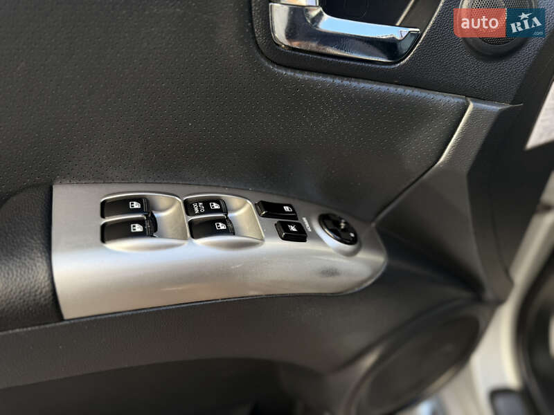 Позашляховик / Кросовер Kia Sportage 2008 в Івано-Франківську