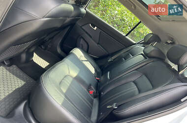 Позашляховик / Кросовер Kia Sportage 2011 в 
