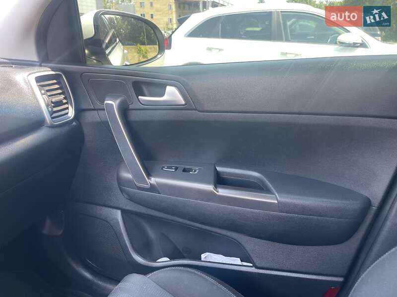 Позашляховик / Кросовер Kia Sportage 2021 в Львові