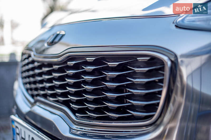 Позашляховик / Кросовер Kia Sportage 2016 в Одесі