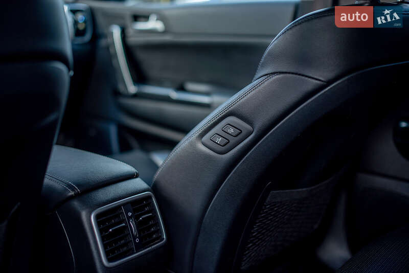 Позашляховик / Кросовер Kia Sportage 2016 в Одесі