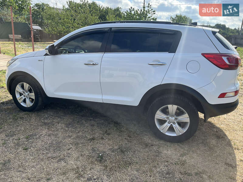 Позашляховик / Кросовер Kia Sportage 2012 в Єланці