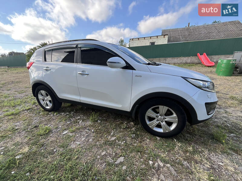 Позашляховик / Кросовер Kia Sportage 2012 в Єланці