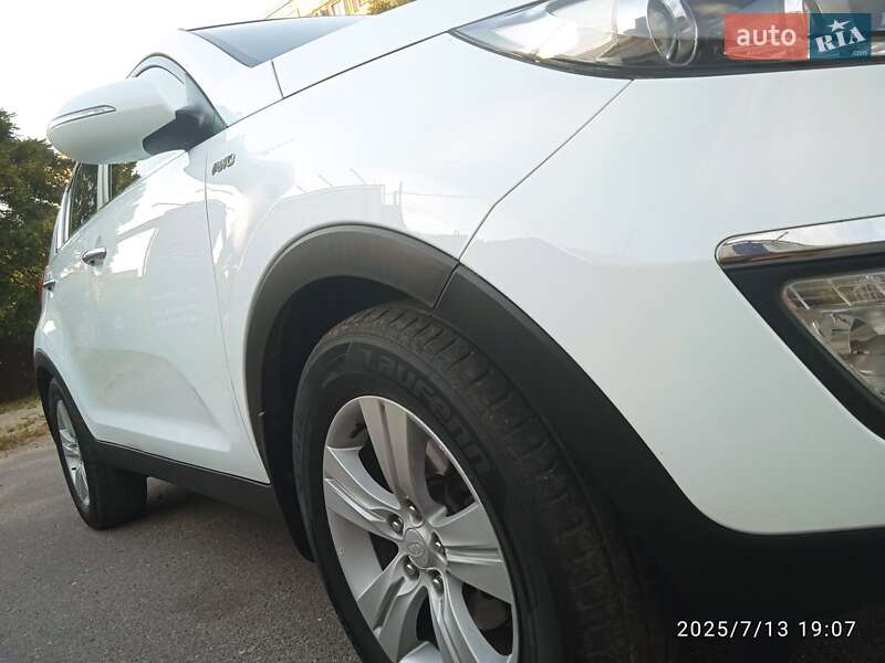 Позашляховик / Кросовер Kia Sportage 2011 в Запоріжжі