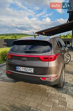 Позашляховик / Кросовер Kia Sportage 2016 в 