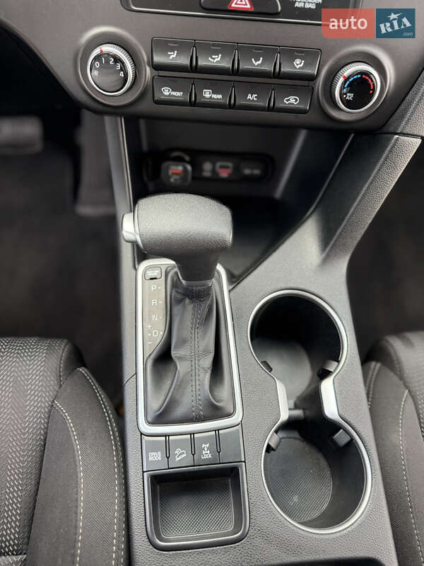 Позашляховик / Кросовер Kia Sportage 2015 в Старокостянтинові
