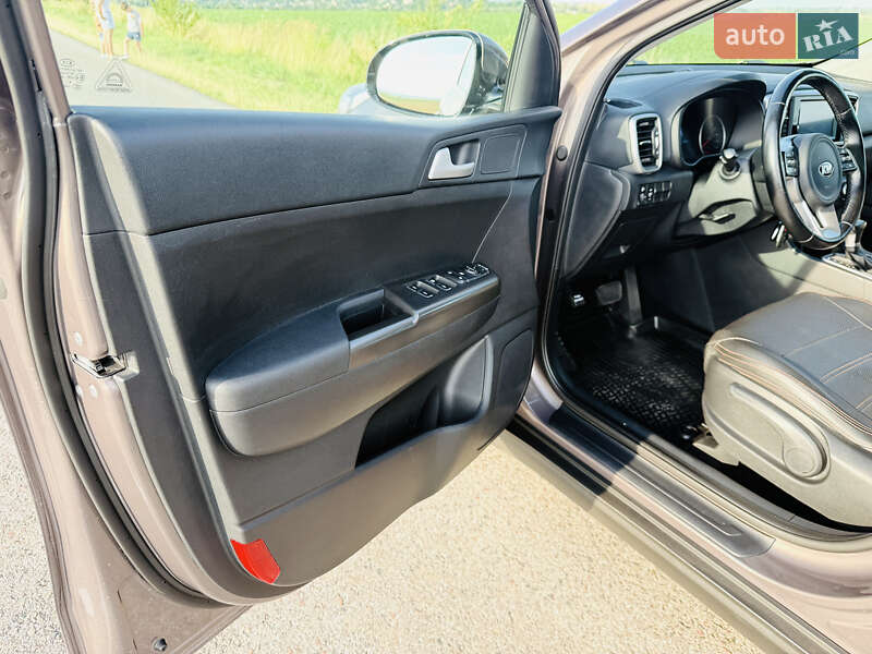 Позашляховик / Кросовер Kia Sportage 2018 в Львові