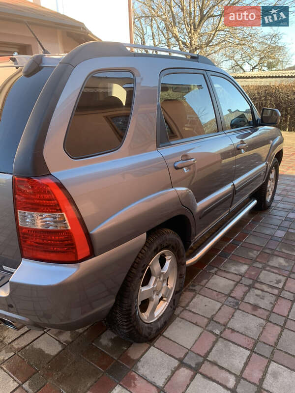 Позашляховик / Кросовер Kia Sportage 2007 в Івано-Франківську