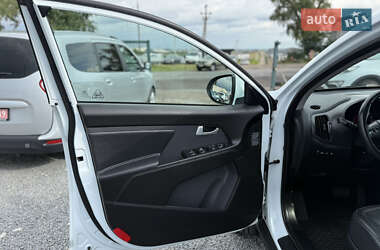 Внедорожник / Кроссовер Kia Sportage 2011 в 