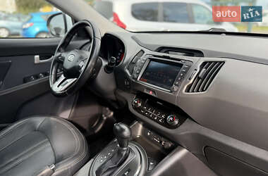 Внедорожник / Кроссовер Kia Sportage 2011 в 