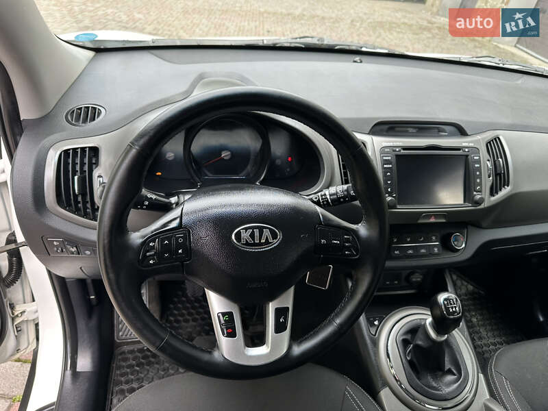 Внедорожник / Кроссовер Kia Sportage 2014 в Надворной
