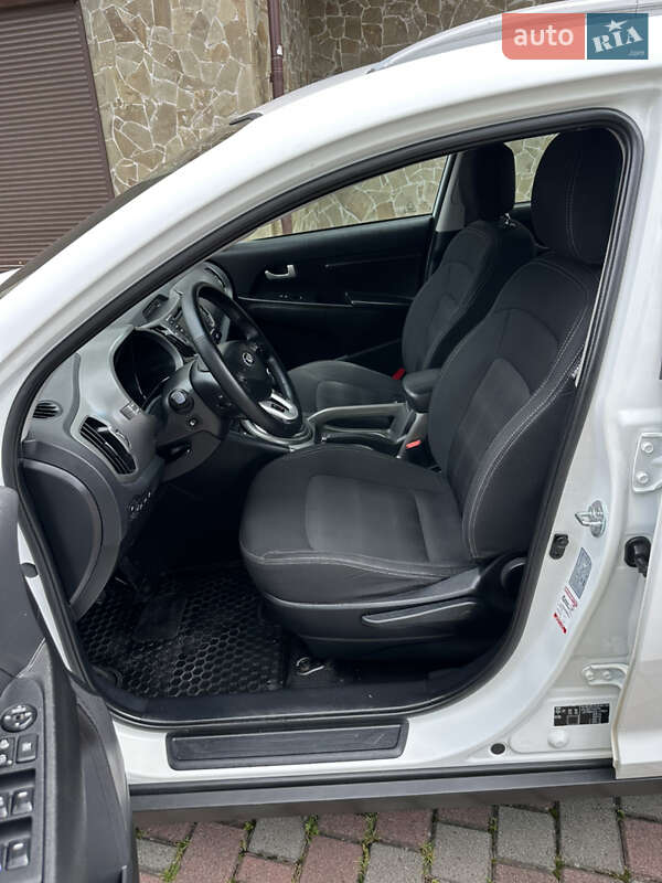 Внедорожник / Кроссовер Kia Sportage 2014 в Надворной