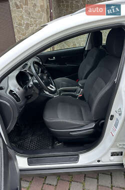 Позашляховик / Кросовер Kia Sportage 2014 в 