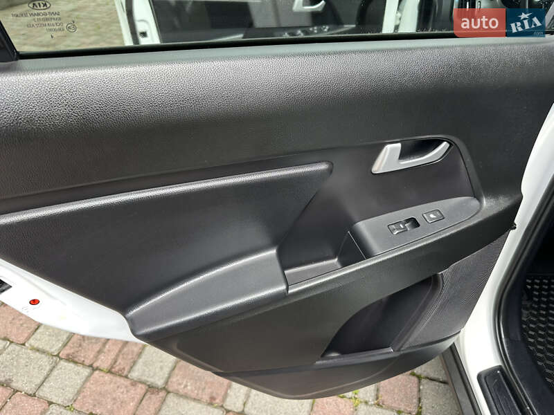 Внедорожник / Кроссовер Kia Sportage 2014 в Надворной