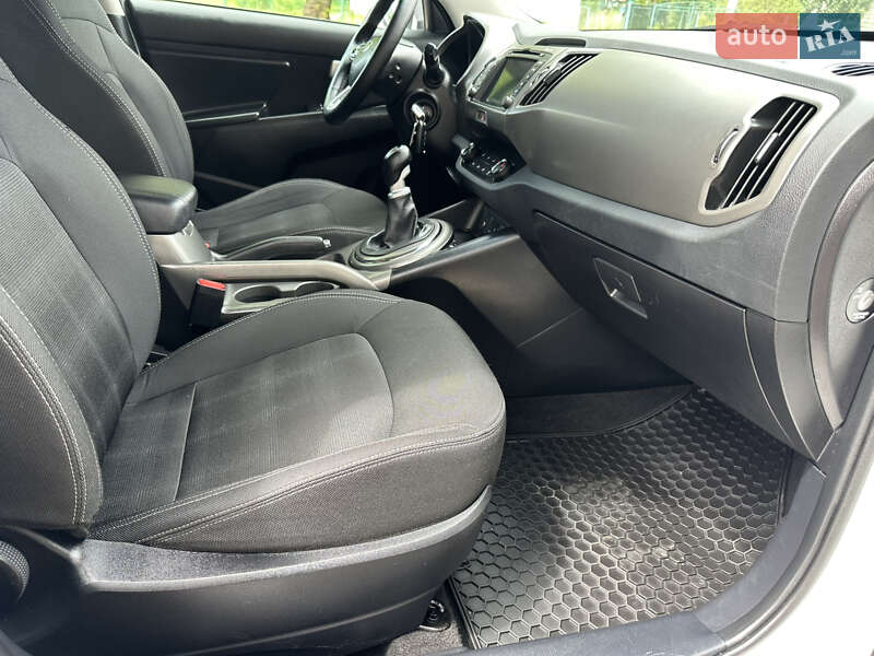 Внедорожник / Кроссовер Kia Sportage 2014 в Надворной