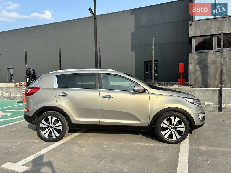 Внедорожник / Кроссовер Kia Sportage 2011 в Луцке