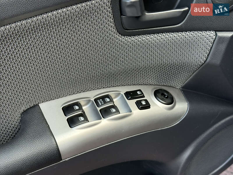 Позашляховик / Кросовер Kia Sportage 2009 в Стрию