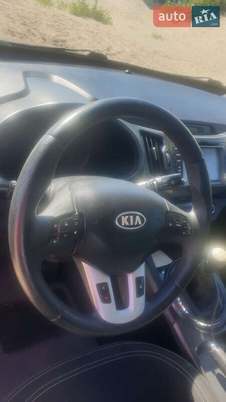 Позашляховик / Кросовер Kia Sportage 2011 в Черкасах
