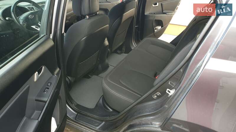 Позашляховик / Кросовер Kia Sportage 2011 в Черкасах