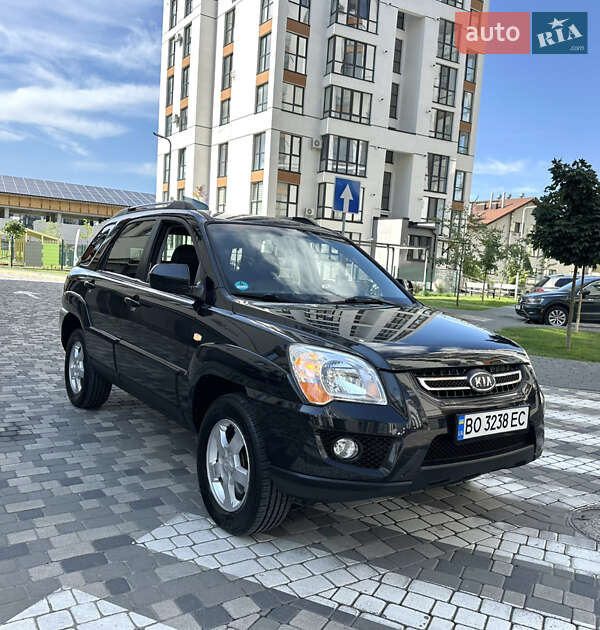 Позашляховик / Кросовер Kia Sportage 2008 в Івано-Франківську