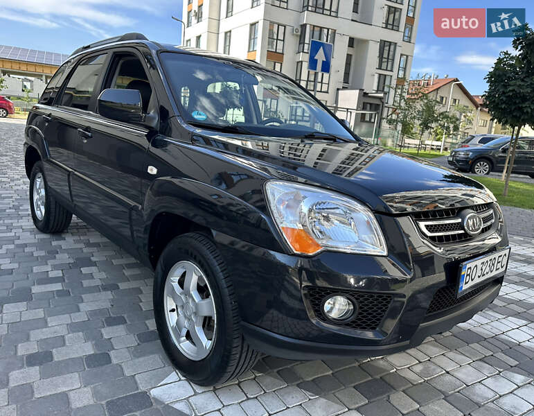 Позашляховик / Кросовер Kia Sportage 2008 в Івано-Франківську