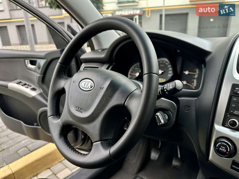 Позашляховик / Кросовер Kia Sportage 2008 в Івано-Франківську