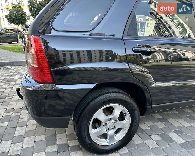 Позашляховик / Кросовер Kia Sportage 2008 в Івано-Франківську