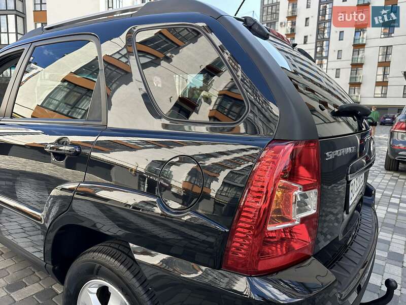 Позашляховик / Кросовер Kia Sportage 2008 в Івано-Франківську